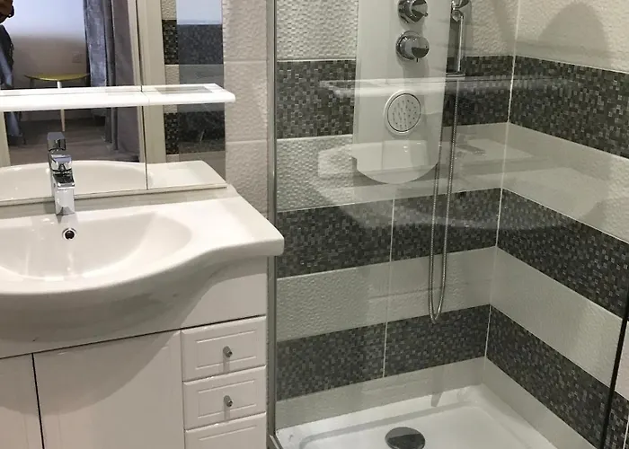 Location Corsica شقة *